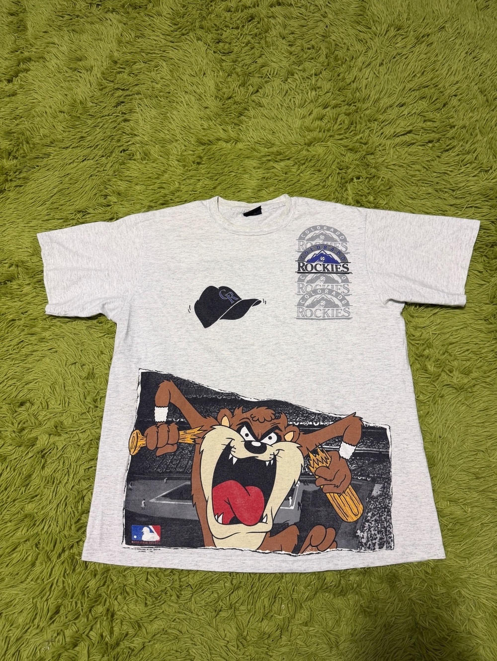 Vintage 90s MLB Looney Tunes TAZ Colorado Rockies Graphic T-shirt Size XL Gray
